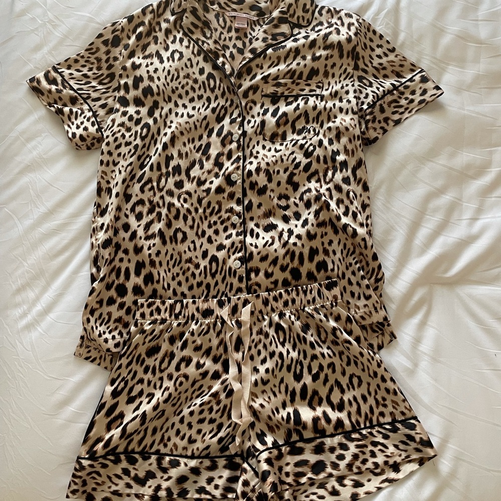 Victoria’s Secret Pink Cheetah Pajama Set XS
